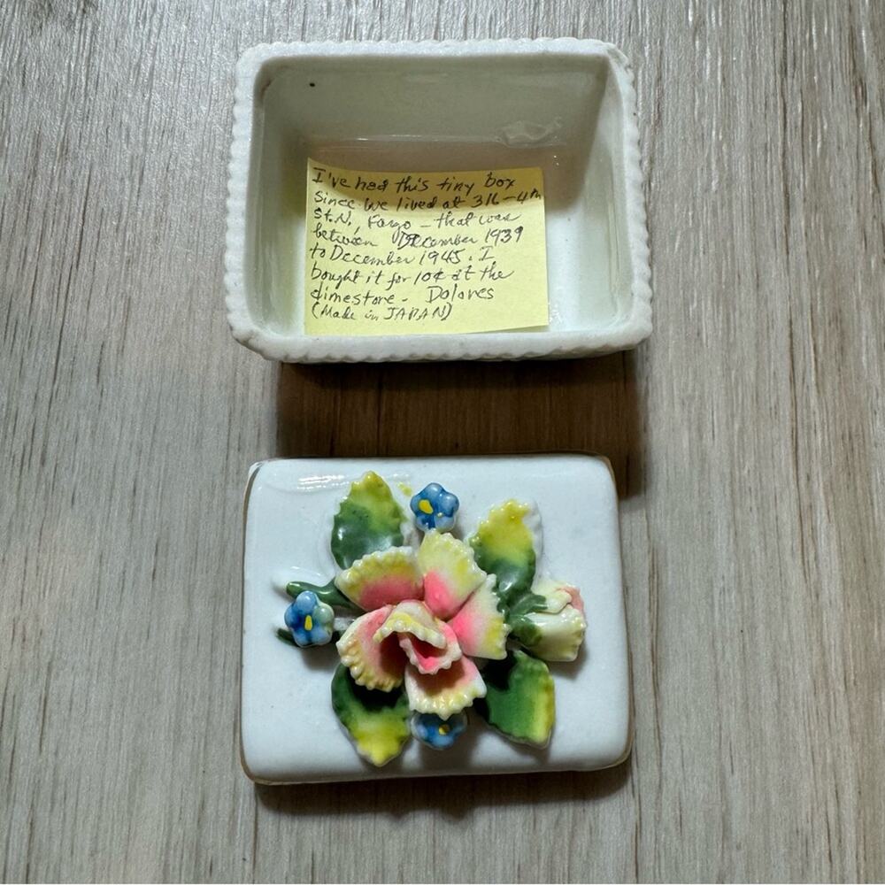 Vintage 1939 Floral Trinket Ring Box Made in Japan